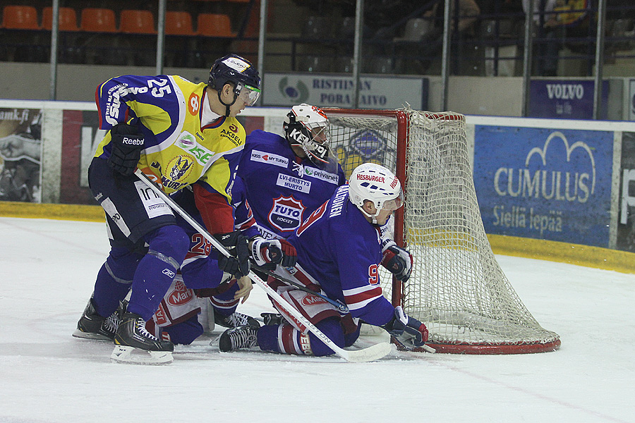 8.12.2012 - (Jukurit-TUTO Hockey)