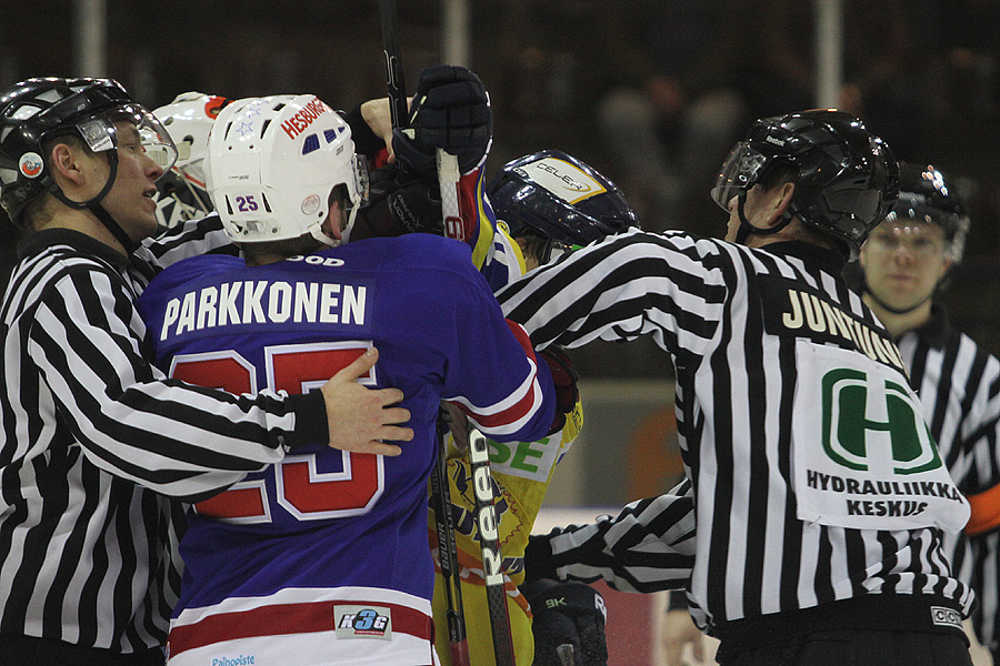 8.12.2012 - (Jukurit-TUTO Hockey)