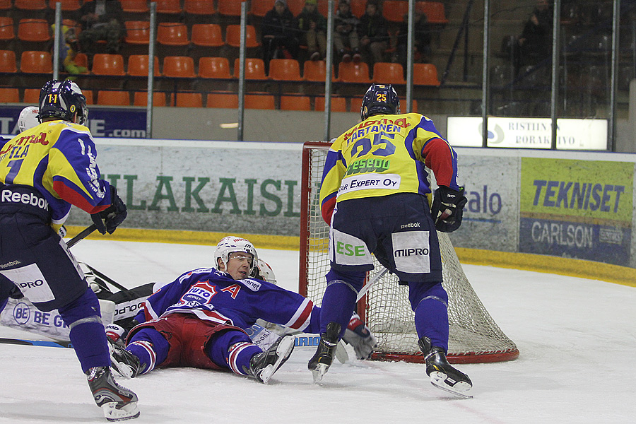 8.12.2012 - (Jukurit-TUTO Hockey)