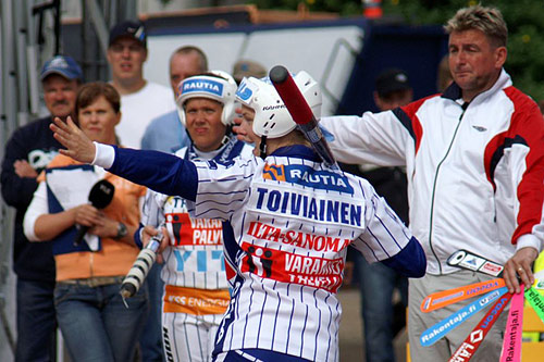 Pesäkarhut Itä-Lännessä 30.6.2007