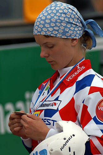 Pesäkarhut Itä-Lännessä 30.6.2007 Pesäkarhut Itä-Lännessä 30.6.2007