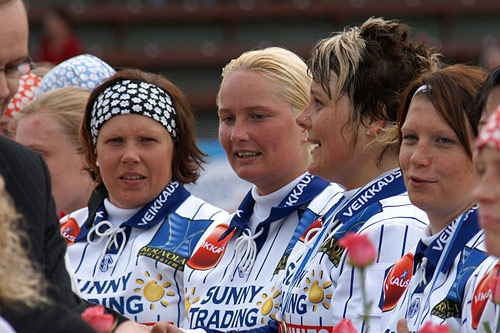 Pesäkarhut Itä-Lännessä 30.6.2007 Pesäkarhut Itä-Lännessä 30.6.2007