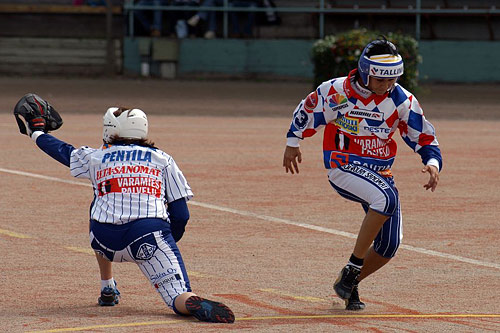 Pesäkarhut Itä-Lännessä 30.6.2007 Pesäkarhut Itä-Lännessä 30.6.2007