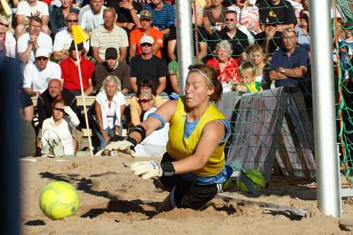 FC Massat-FC Tussut, naisten beachfutis