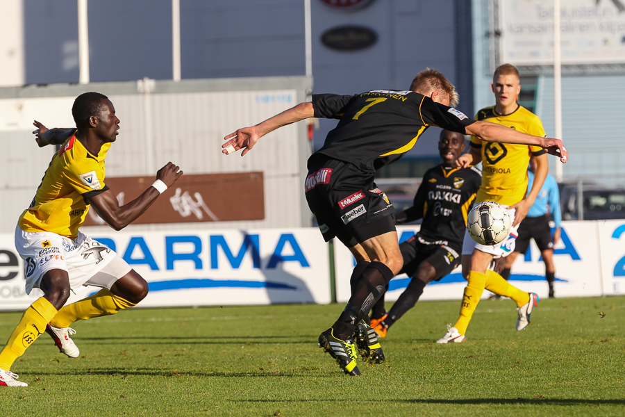 6.10.2013 - (FC Honka-KuPS)