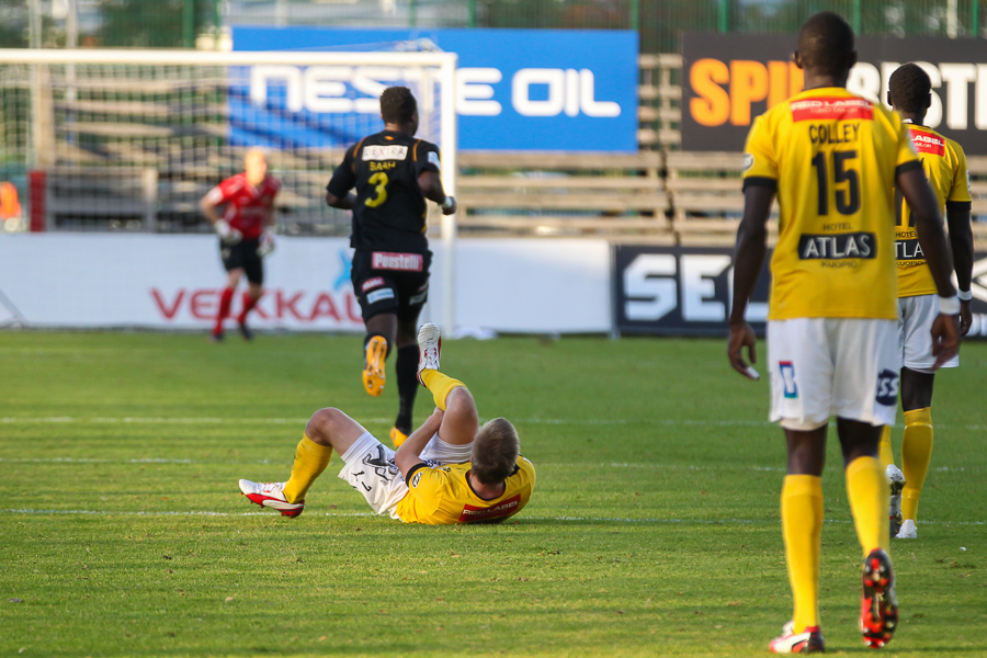 6.10.2013 - (FC Honka-KuPS)