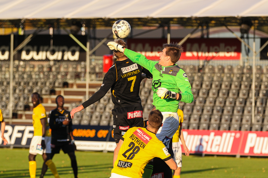 6.10.2013 - (FC Honka-KuPS)