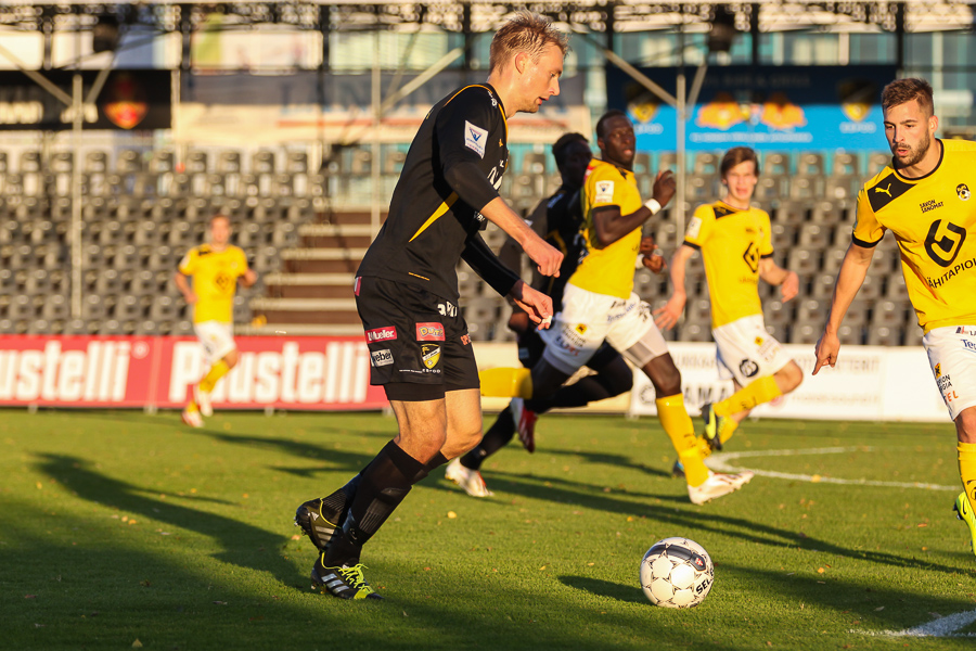6.10.2013 - (FC Honka-KuPS)