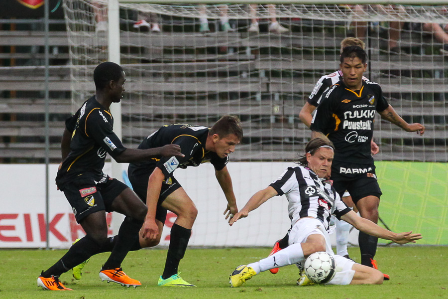 11.8.2013 - (FC Honka-TPS)