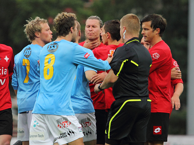 22.8.2011 - (FC PoPa-HIFK )