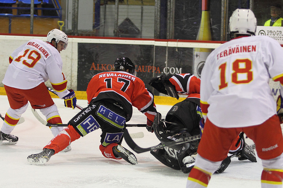 8.10.2011 - (Ässät A-Jokerit A)