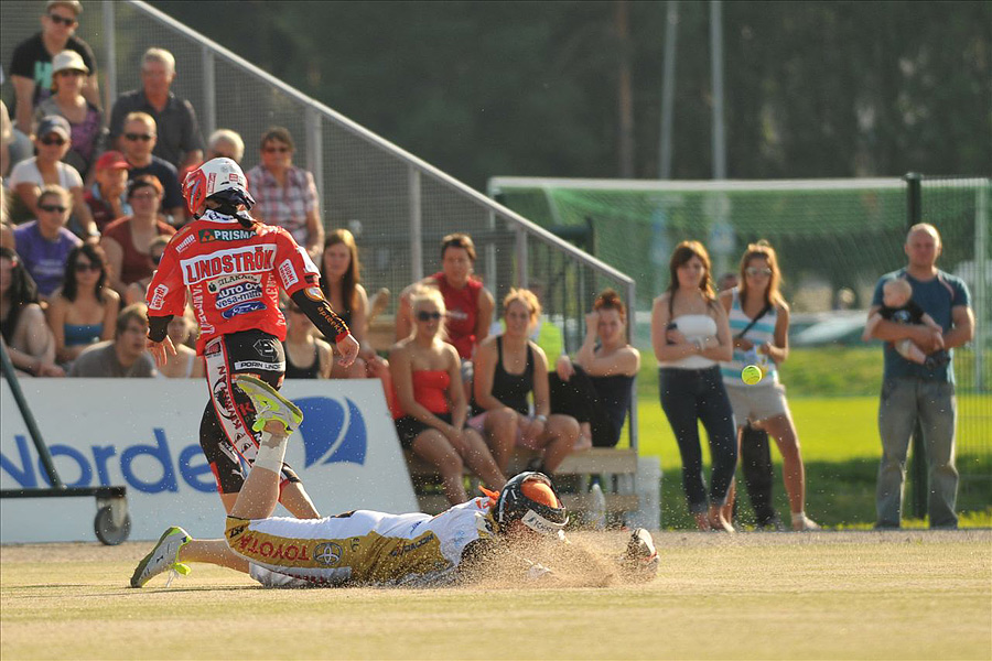 27.8.2011 - (Pesäkarhut N-Kirittäret N)