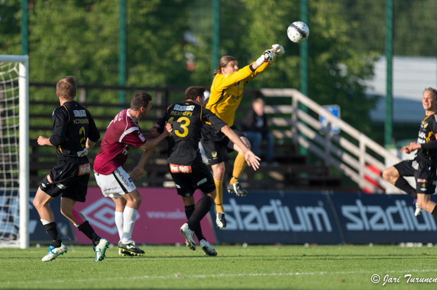 25.6.2012 - (FC Honka-FC Lahti)