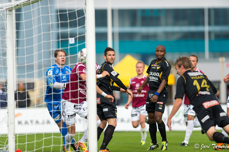 25.6.2012 - (FC Honka-FC Lahti)