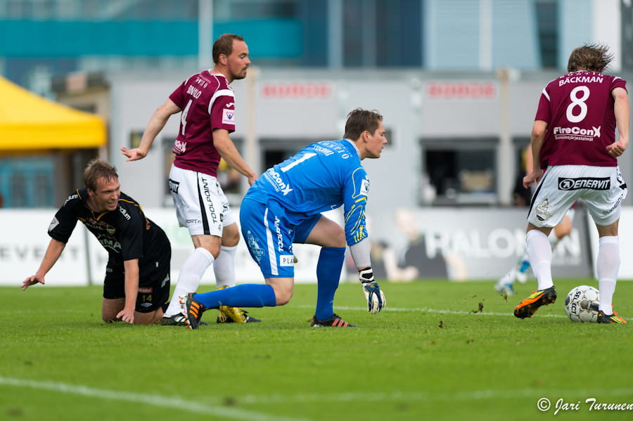 25.6.2012 - (FC Honka-FC Lahti)