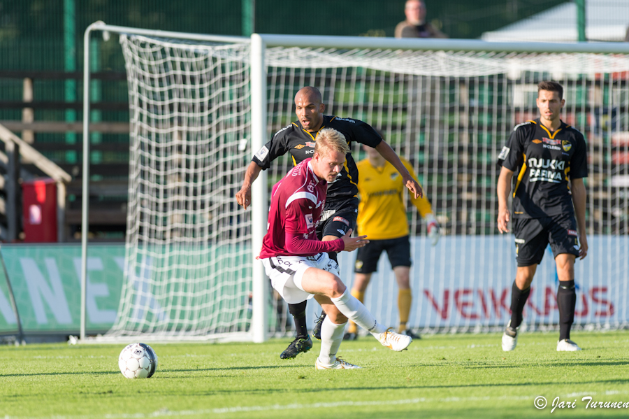 25.6.2012 - (FC Honka-FC Lahti)