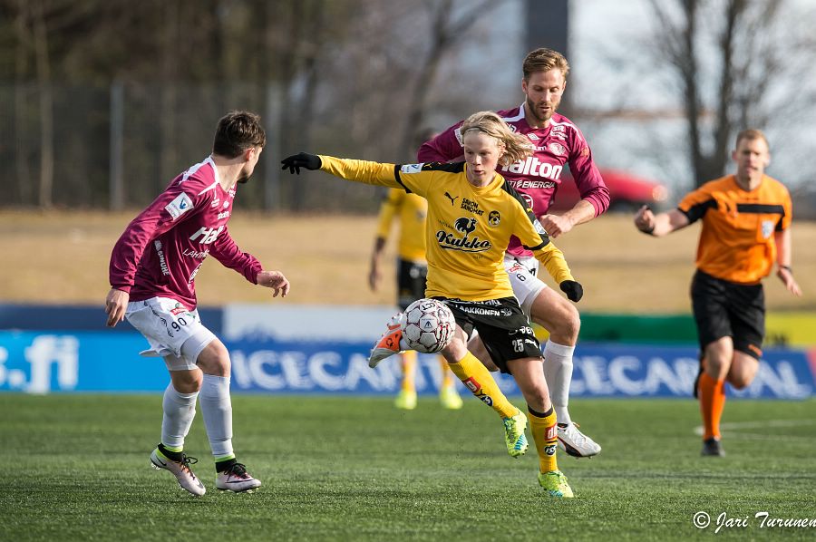 24.4.2016 - (KuPS-FC Lahti)