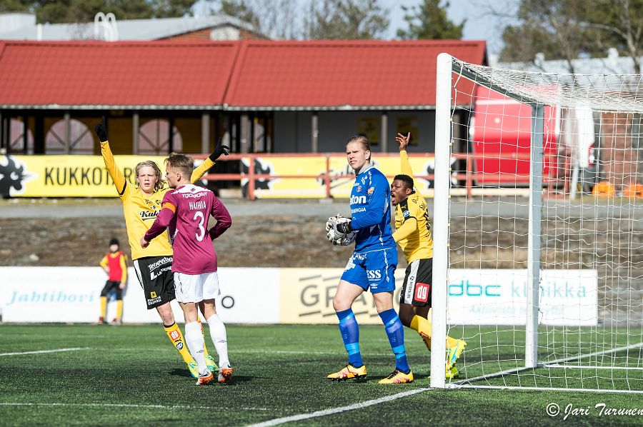 24.4.2016 - (KuPS-FC Lahti)