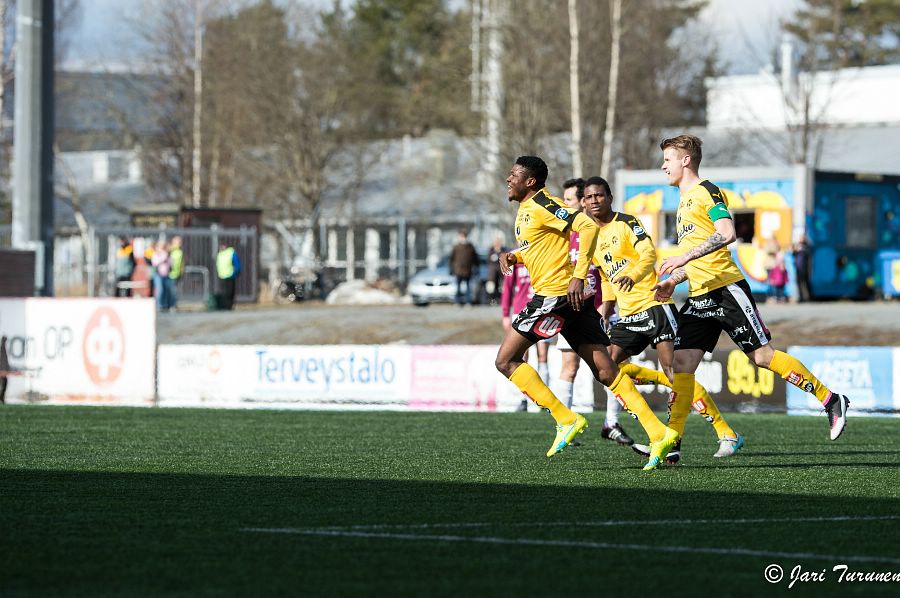 24.4.2016 - (KuPS-FC Lahti)