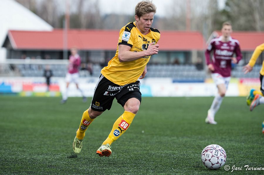 24.4.2016 - (KuPS-FC Lahti)