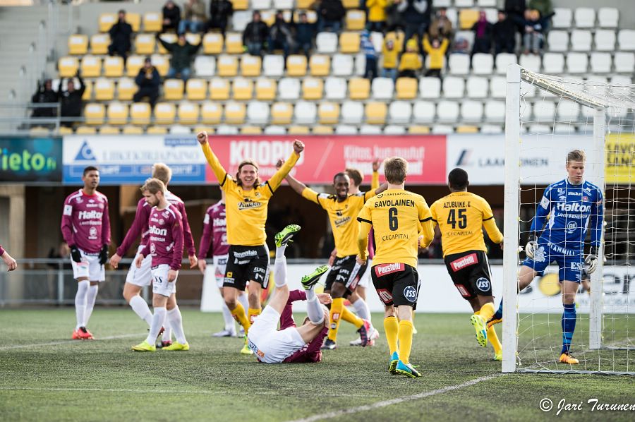 24.4.2016 - (KuPS-FC Lahti)