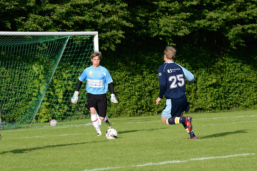 31.5.2012 - (Lahen Pojat-FC Viikingit 2)