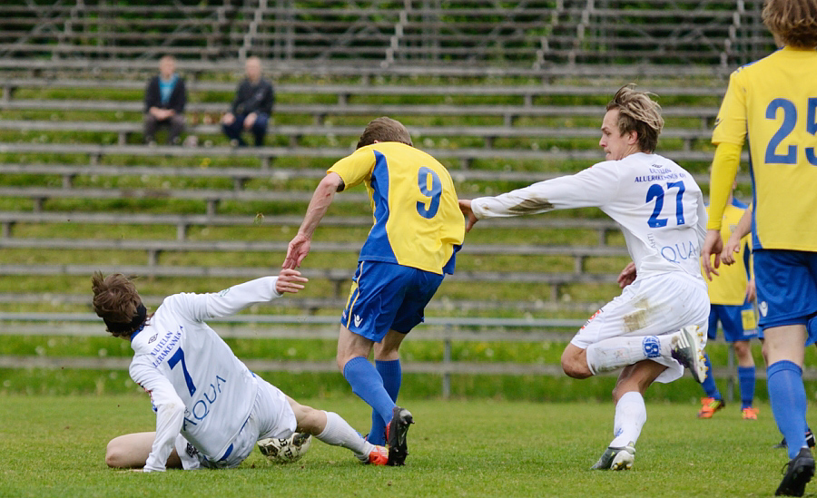 9.6.2012 - (FC Kuusysi-Gnistan)