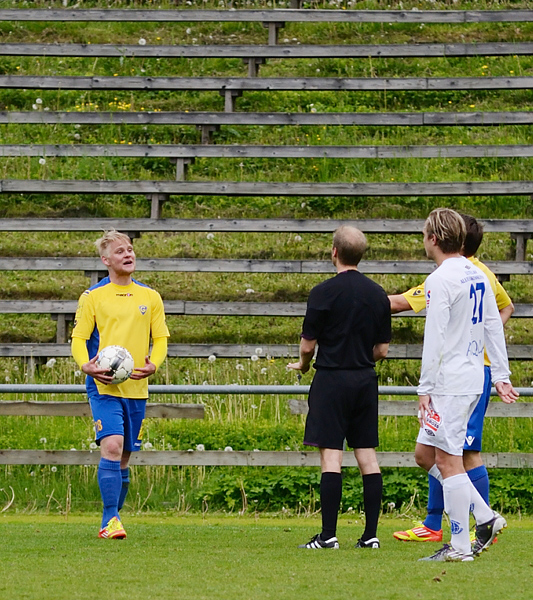 9.6.2012 - (FC Kuusysi-Gnistan)