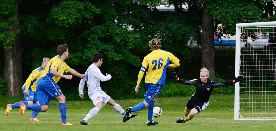 9.6.2012 - (FC Kuusysi-Gnistan)