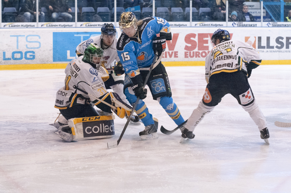 21.1.2014 - (Pelicans-Ilves)