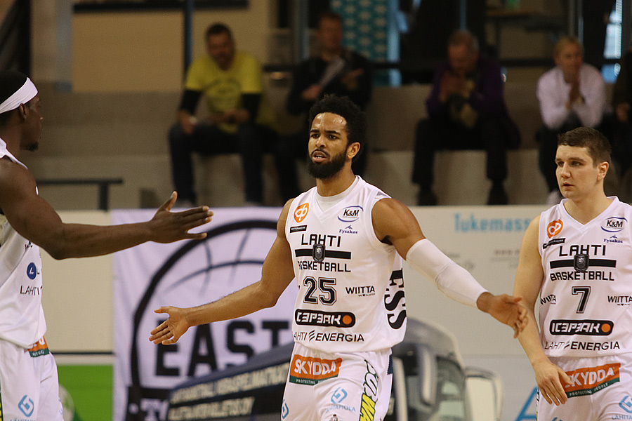 15.4.2019 - (Lahti Basketball-Bisons)