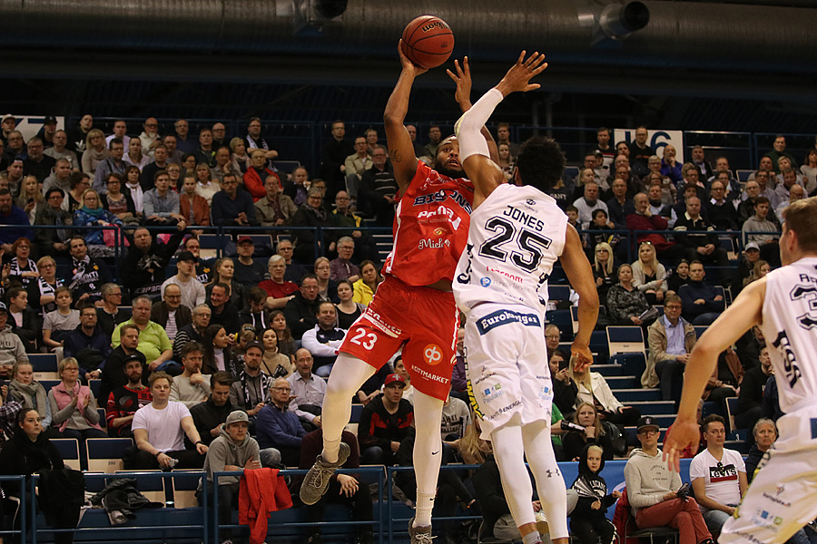 15.4.2019 - (Lahti Basketball-Bisons)