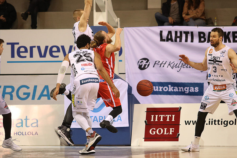 15.4.2019 - (Lahti Basketball-Bisons)