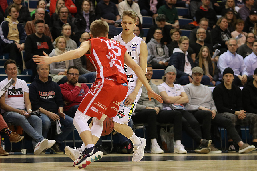 15.4.2019 - (Lahti Basketball-Bisons)