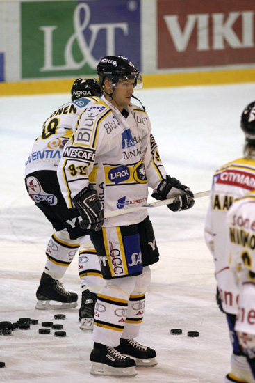 2.12.2004 - (Ässät-Kärpät)