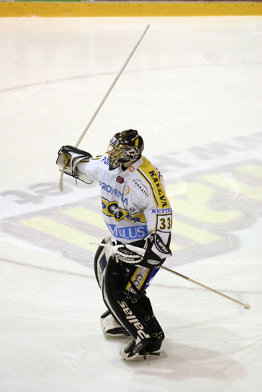 2.12.2004 - (Ässät-Kärpät)