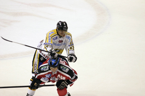 2.12.2004 - (Ässät-Kärpät)