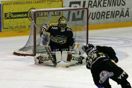 13.10.2004 - (Lukko-Kärpät)