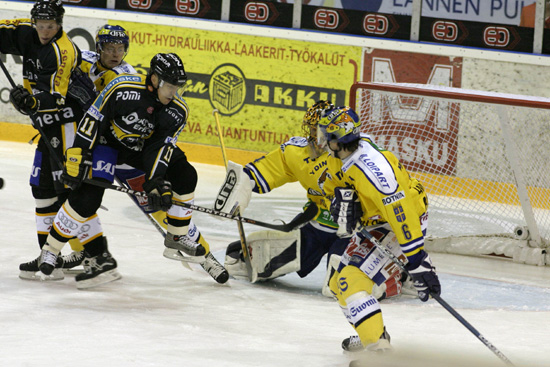 13.10.2004 - (Lukko-Kärpät)