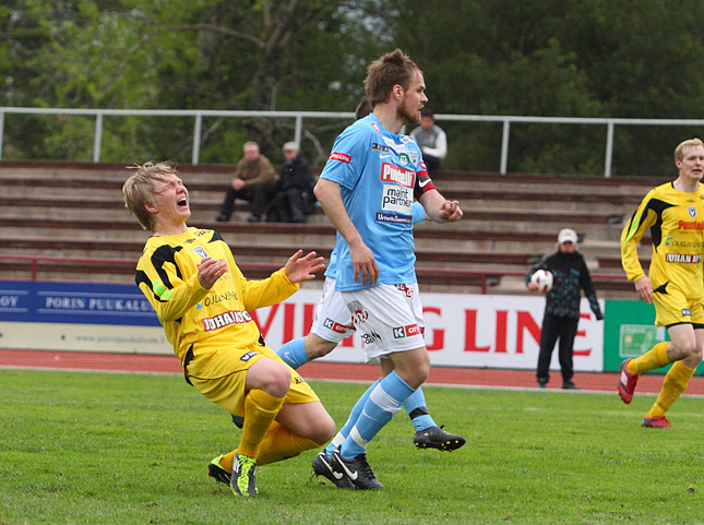 15.5.2011 - (FC PoPa-AC Oulu)