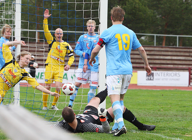 15.5.2011 - (FC PoPa-AC Oulu)