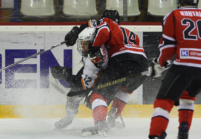 12.3.2010 - (Ässät B-HPK B)