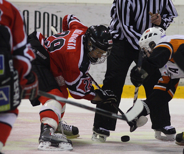 12.3.2010 - (Ässät B-HPK B)