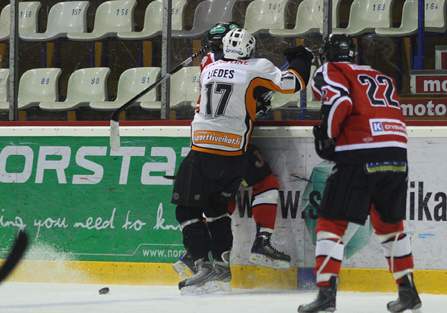 12.3.2010 - (Ässät B-HPK B)