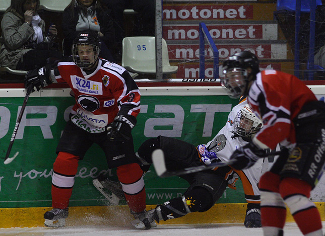 19.3.2010 - (Ässät B-HPK B)