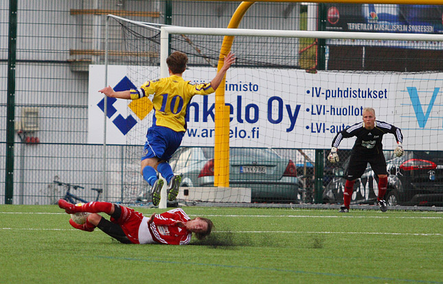 29.7.2010 - (FC Jazz A-Pallo-Iirot A)