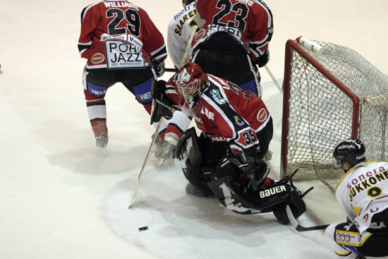 2.12.2004 - (Ässät-Kärpät)