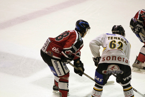 2.12.2004 - (Ässät-Kärpät)