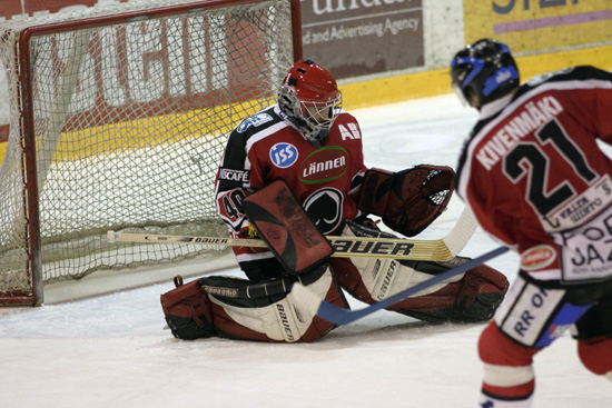 2.12.2004 - (Ässät-Kärpät)