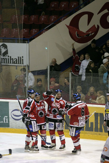 25.11.2004 - (Ässät-HPK)